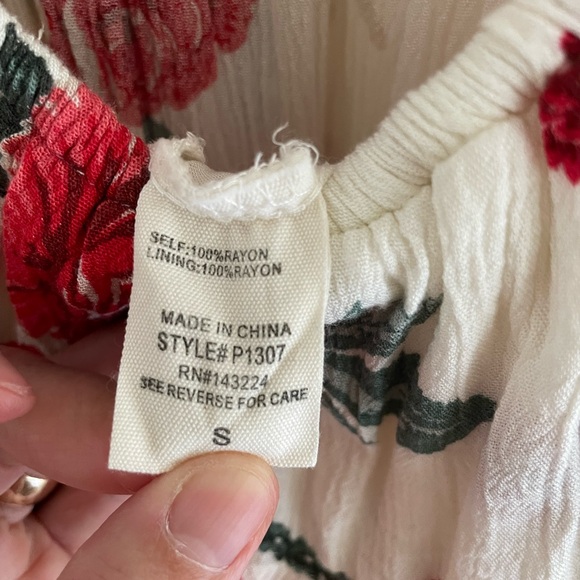 Impeccable Pig boutique romper red floral on white size S - Picture 6 of 6